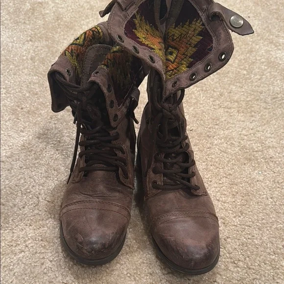Women’s Steve Madden Brown Military Boots with Patterned Interior - size 8.5 - Picture 6 of 6